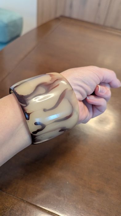 Дамска арт гривна