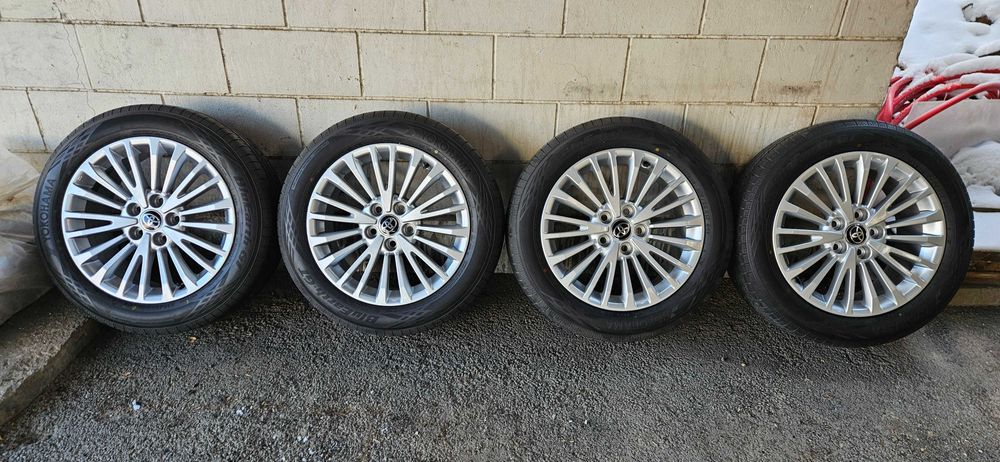 Продам летние шины на Toyota Camry 70-75-80