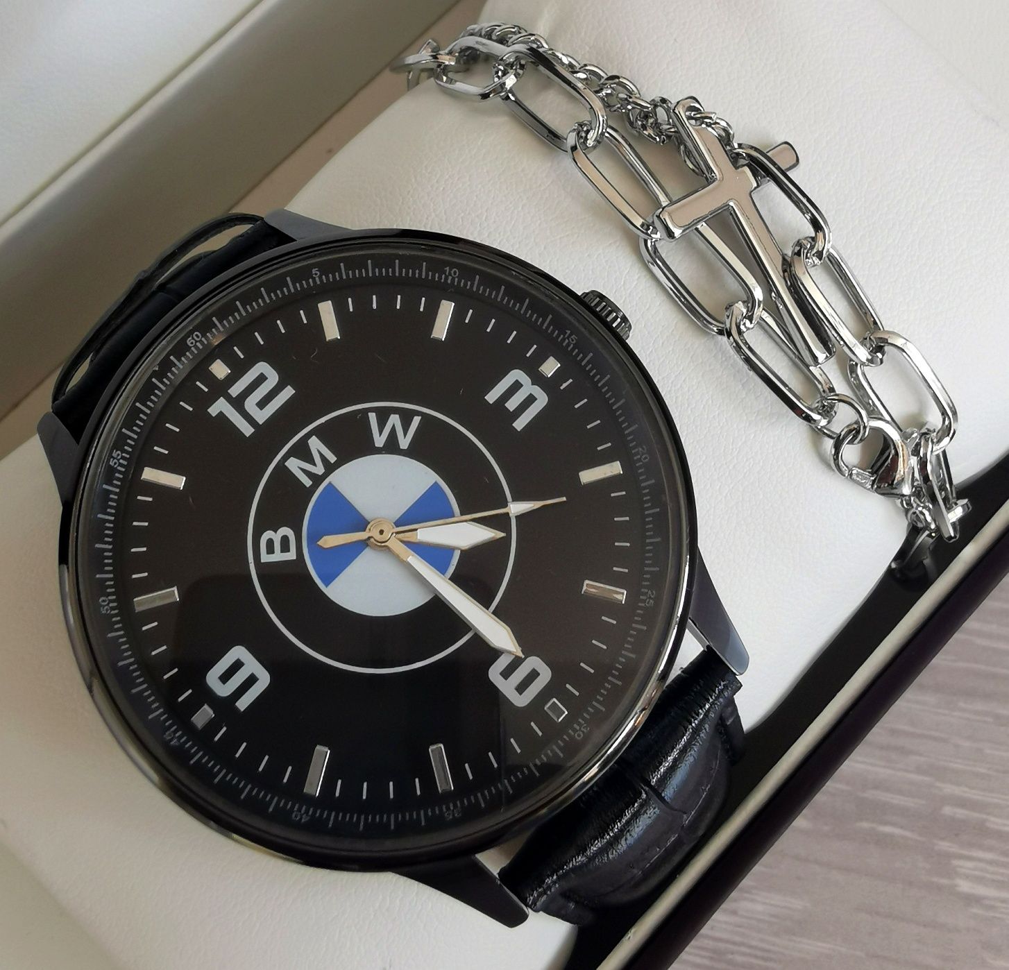 Подаръчен Комплект Мъжки ръчен часовник + синджир