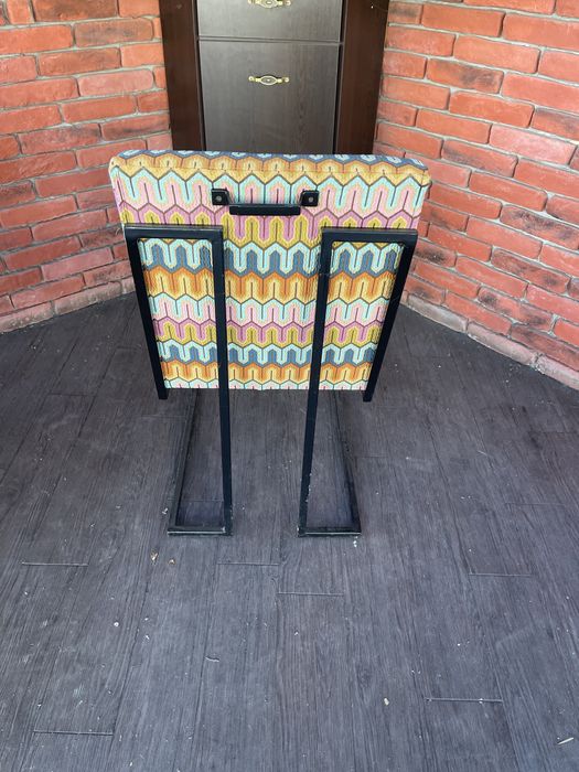 Столове от метал и дърво