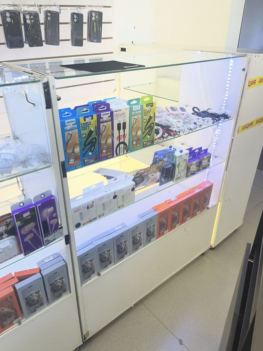 Продам витрины б/у