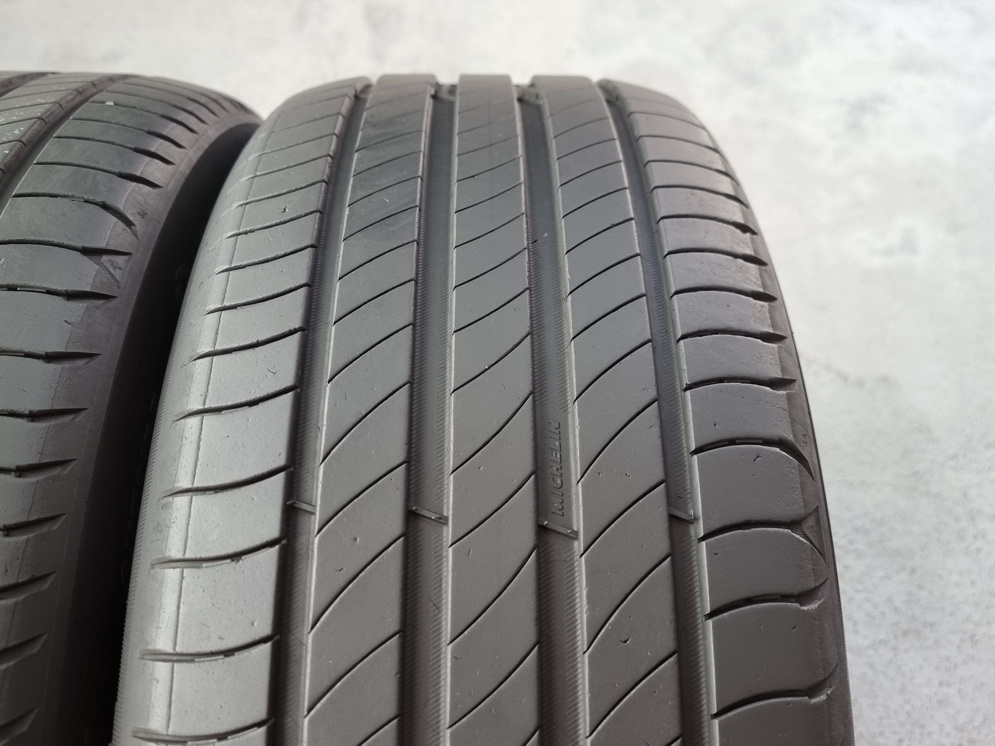 225/55/18 Michelin 4Броя: 260лв 6.0мм