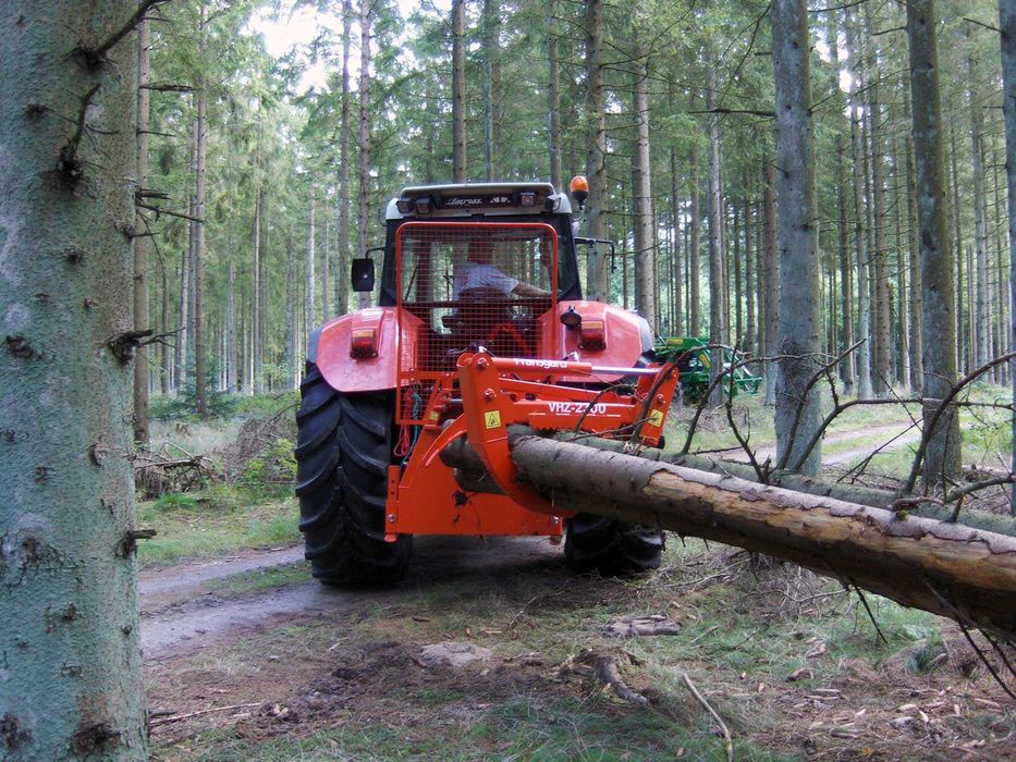 Graifer tractor VHZ-2300 cu troliu 3 tone