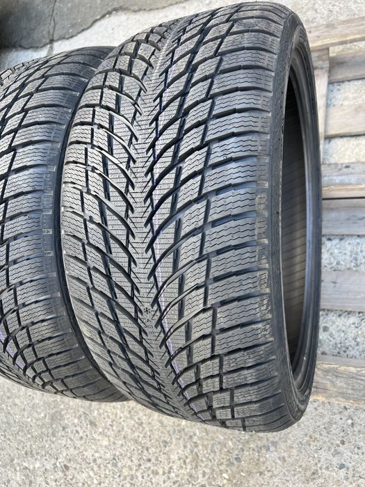 2 anvelope de iarna noi 245/35/19 Nokian!