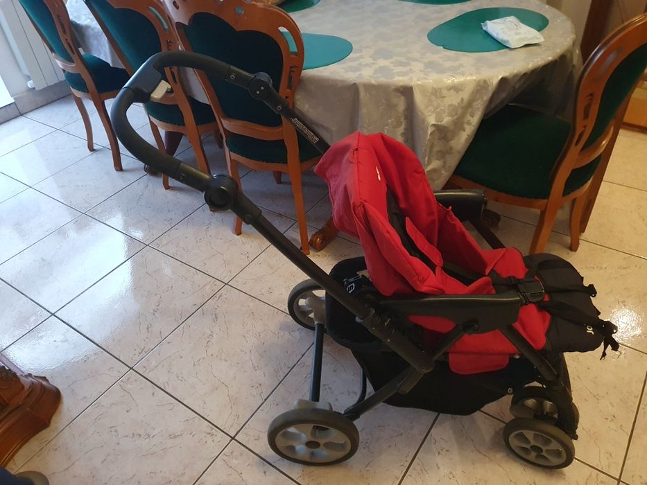 Vând cărucior Mothercare