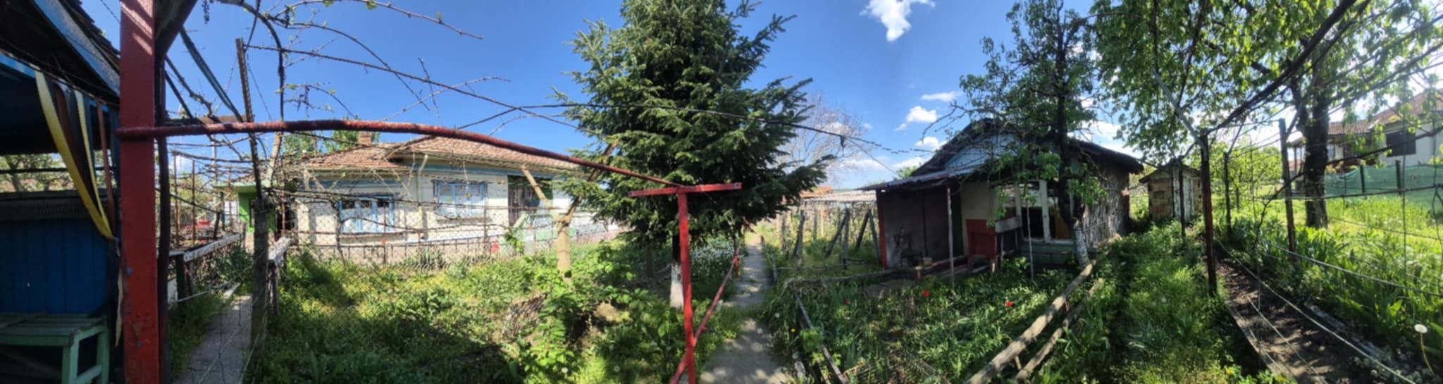Продава се тухлена къща в с. Сребърна