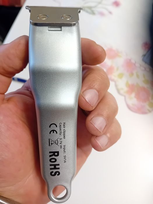 Masina tuns parul si barba.