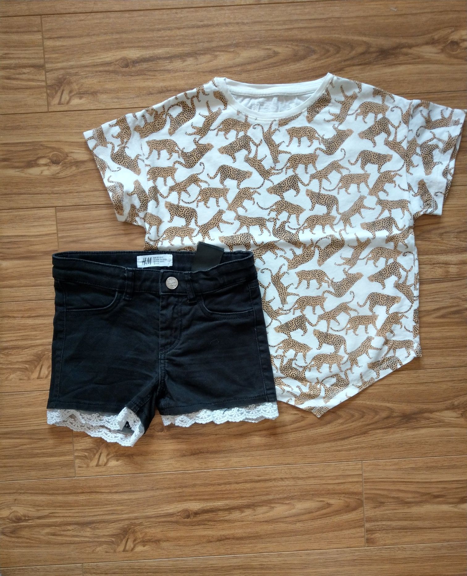 Nr 110, pant scurti denim + tricou animal print H&M