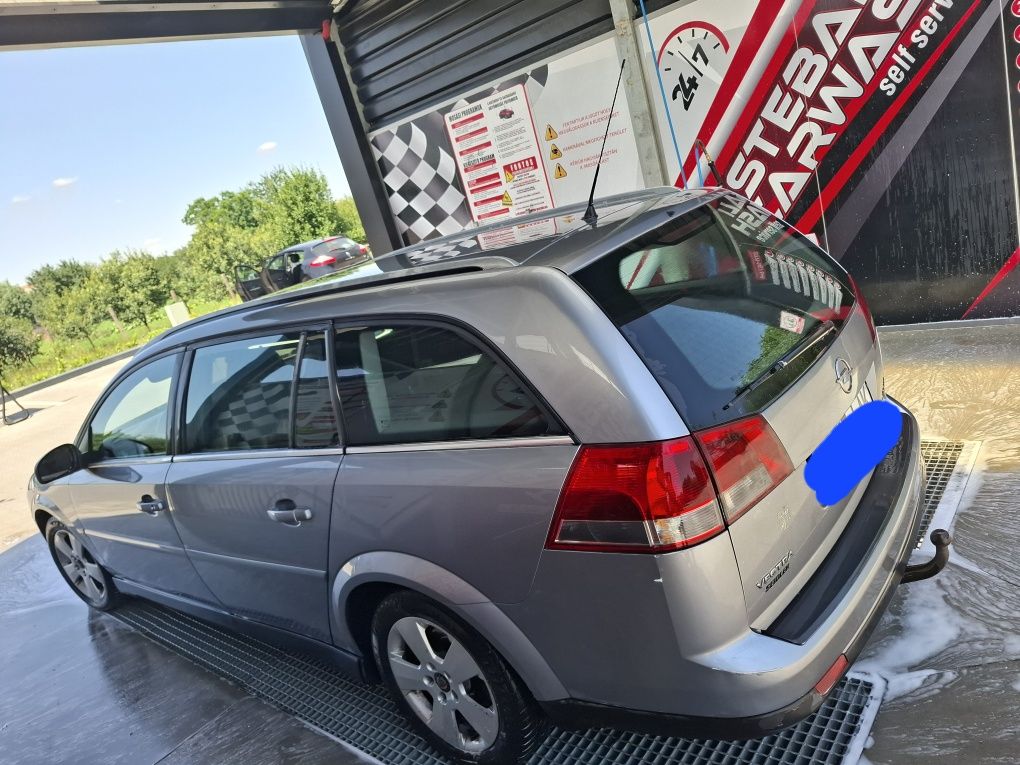 Opel vectra c caravan 1.9 diesel.