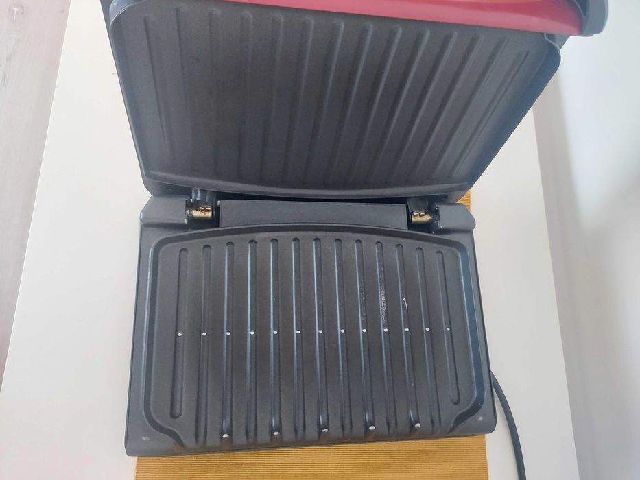 Grill/gratar electric Russell Hobbs Flame Red 19921-56, 1600W