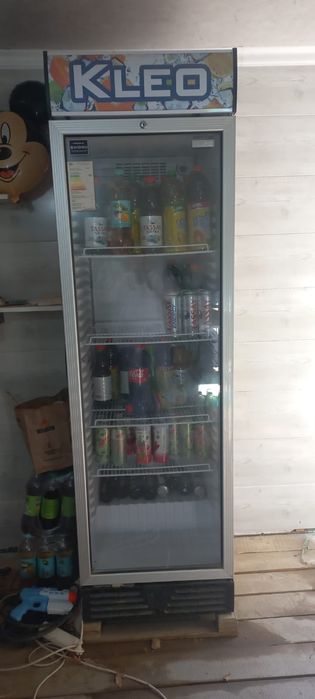 Холодильник витринный