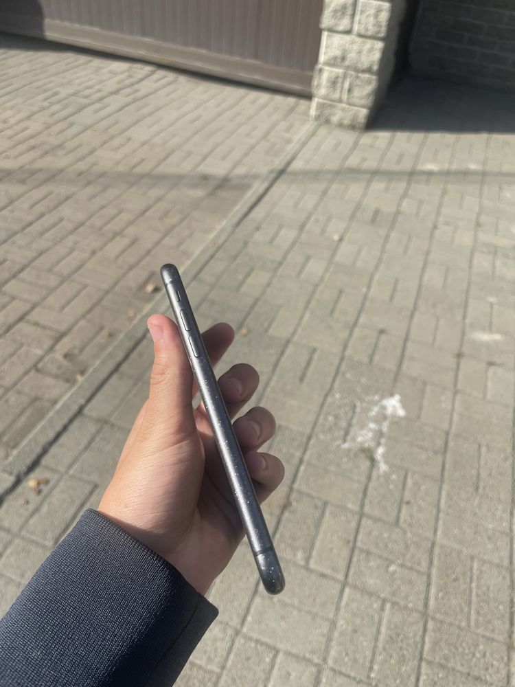 Продам обмен Айфон 11 срочно