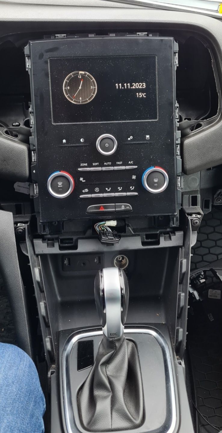 Navigatie display ecran Renault Megane 4 IV 280908878R consola radio r