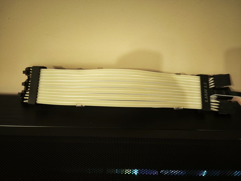 Lian Li Strimer Plus 3x8-PIN