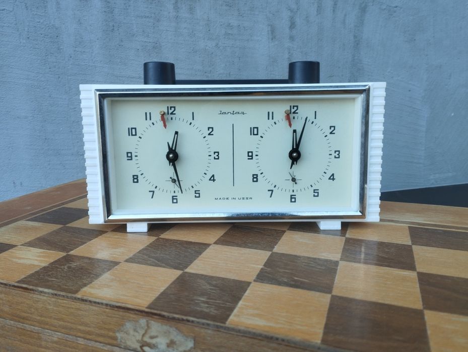 Руски часовник за шах Янтар