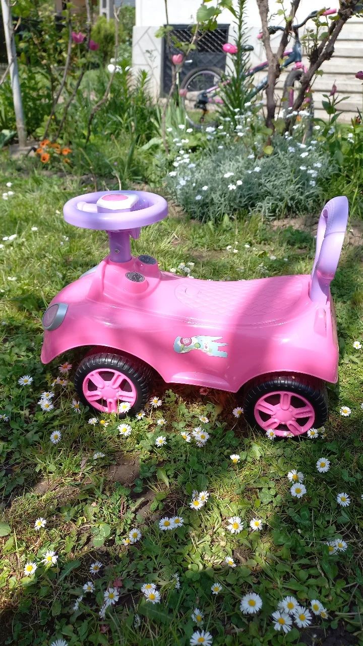 Mașinuța fetițe roz
