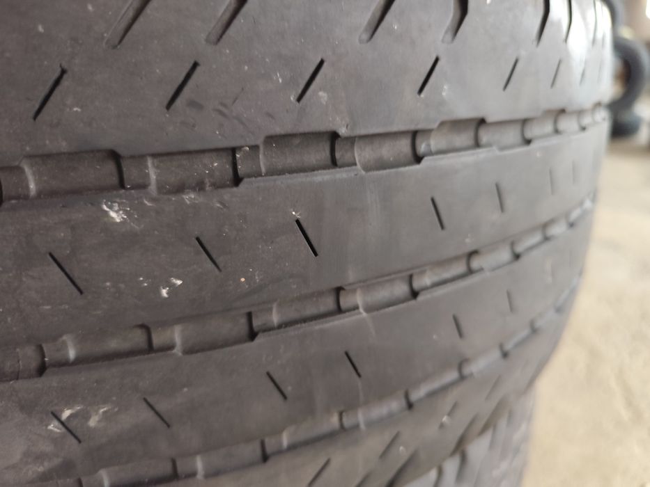 215/65R16C Continental