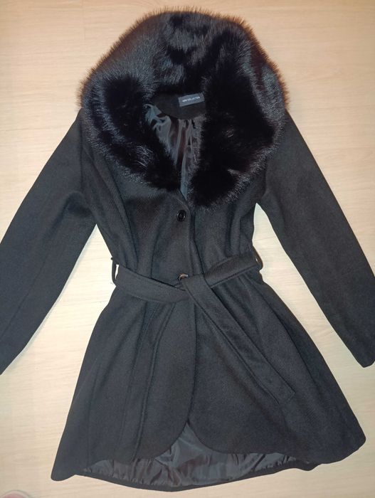 Палто с голяма яка с косъм ново