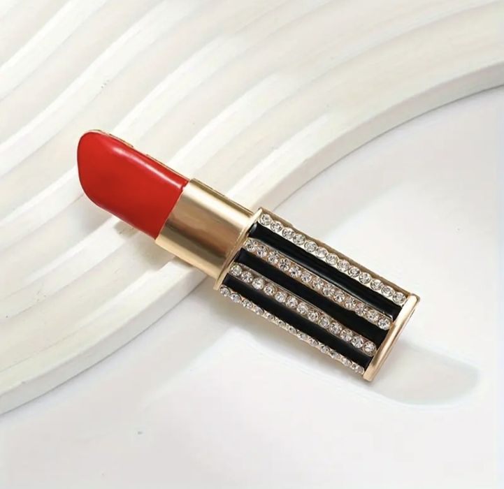 Бутикови брошки за всеки повод.