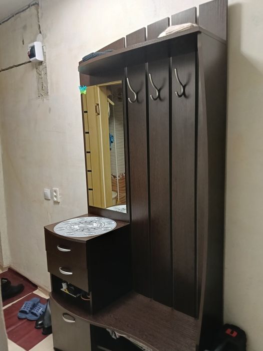 Продам прихожую б/у