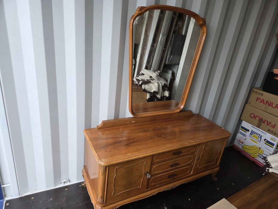 Старинвн скрин(комод).скрин с огледало