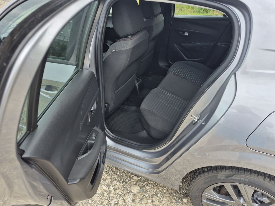 Vând Peugeot 208 Diesel din 2021 km 95000