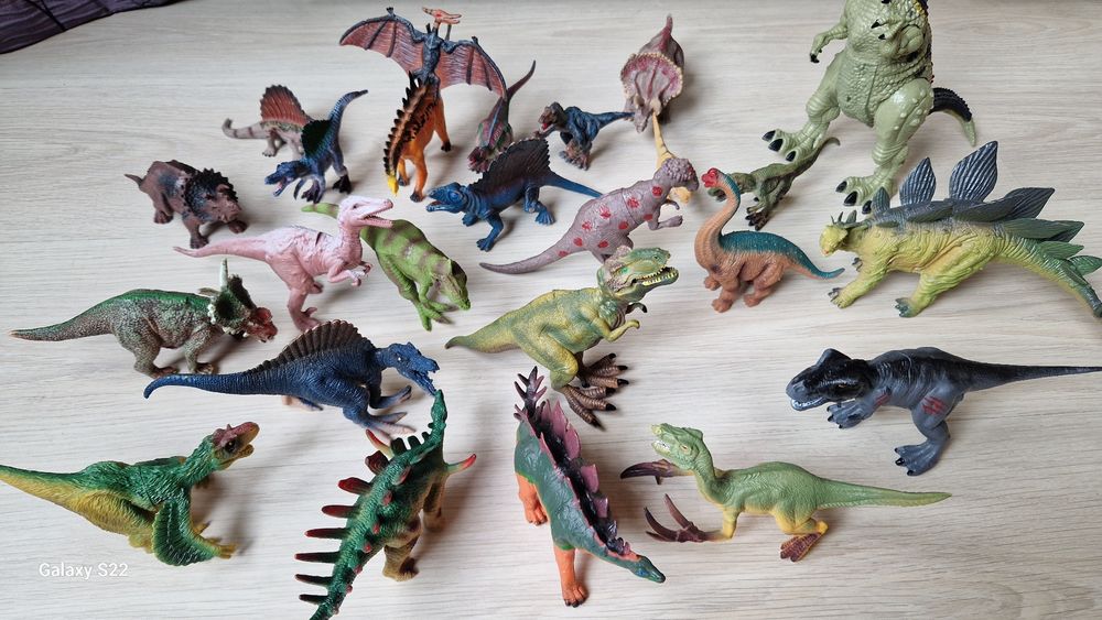 Dinozauri diverse mărimi