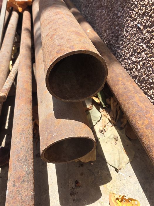 Продам металлические трубы с диаметром 50 мм / 15мм . Толщина 1.8 мм