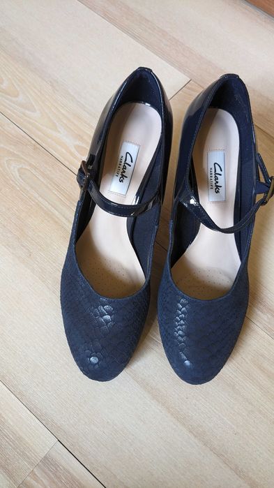 Pantofi Clarcks mărimea 39