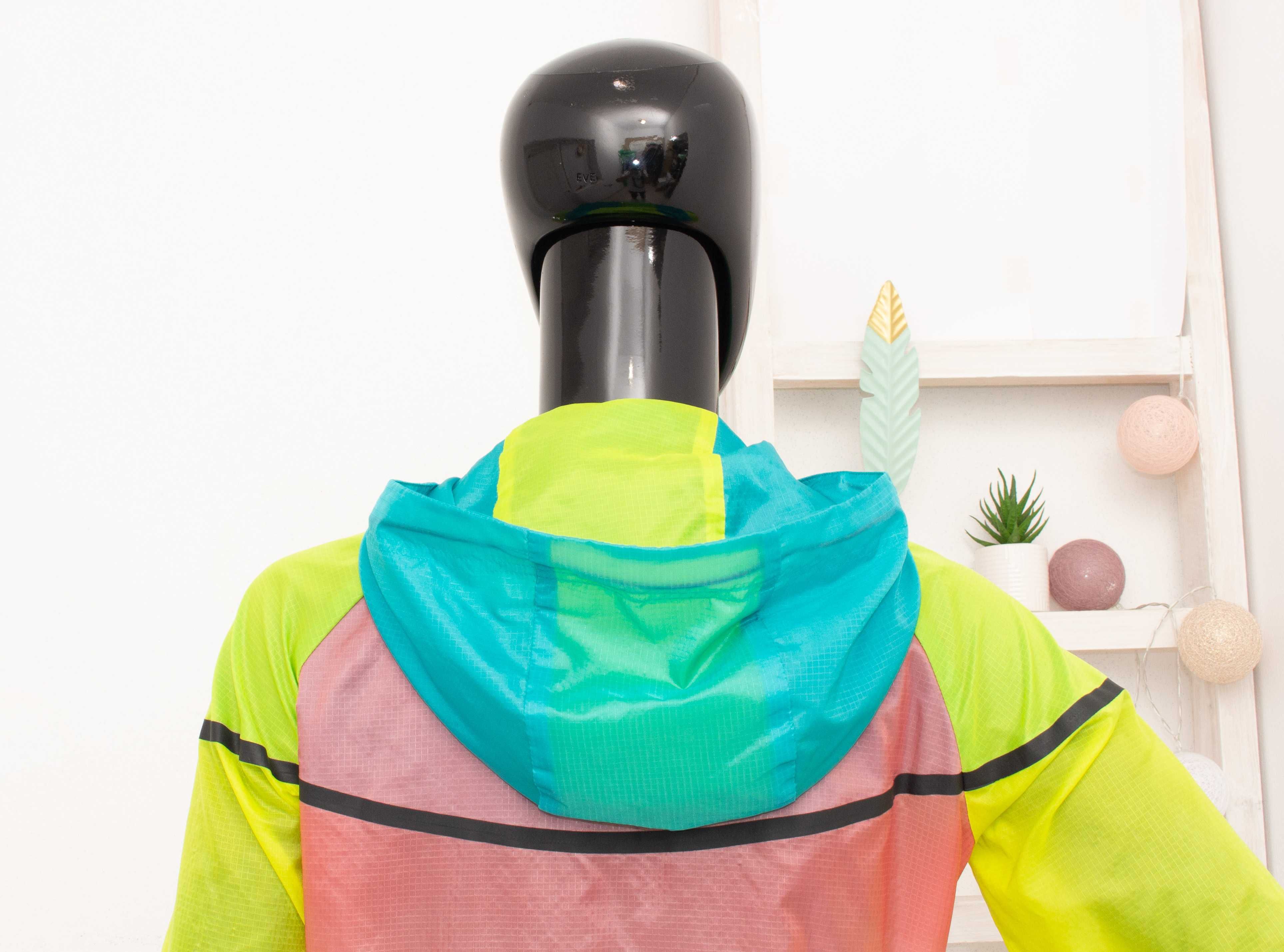Nike Tech Hyperfuse оригинално дамско яке цветно ветровка с качулка S