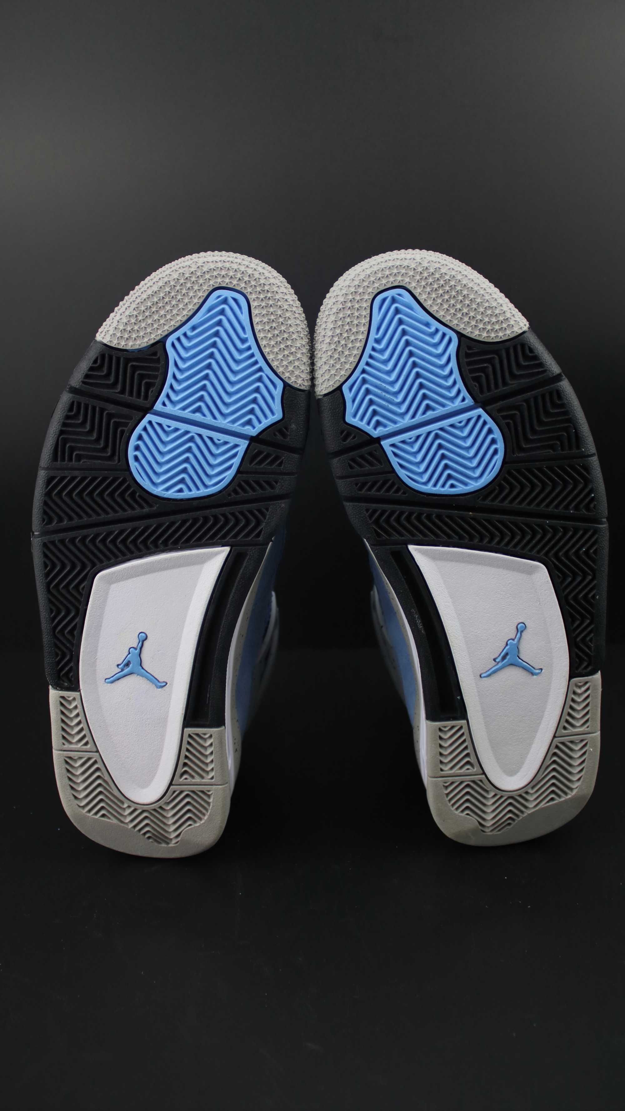 Air Jordan 4 Retro University Blue + CADOU (41; 42;)