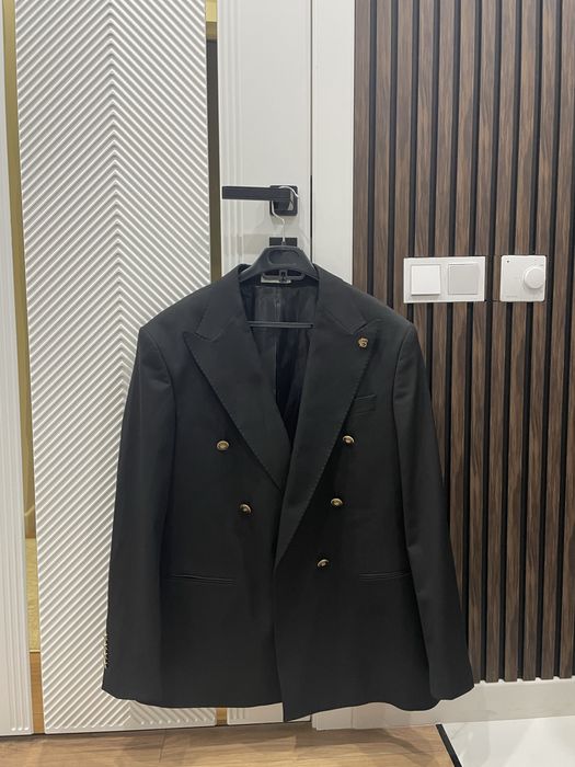 Продам костюм классический