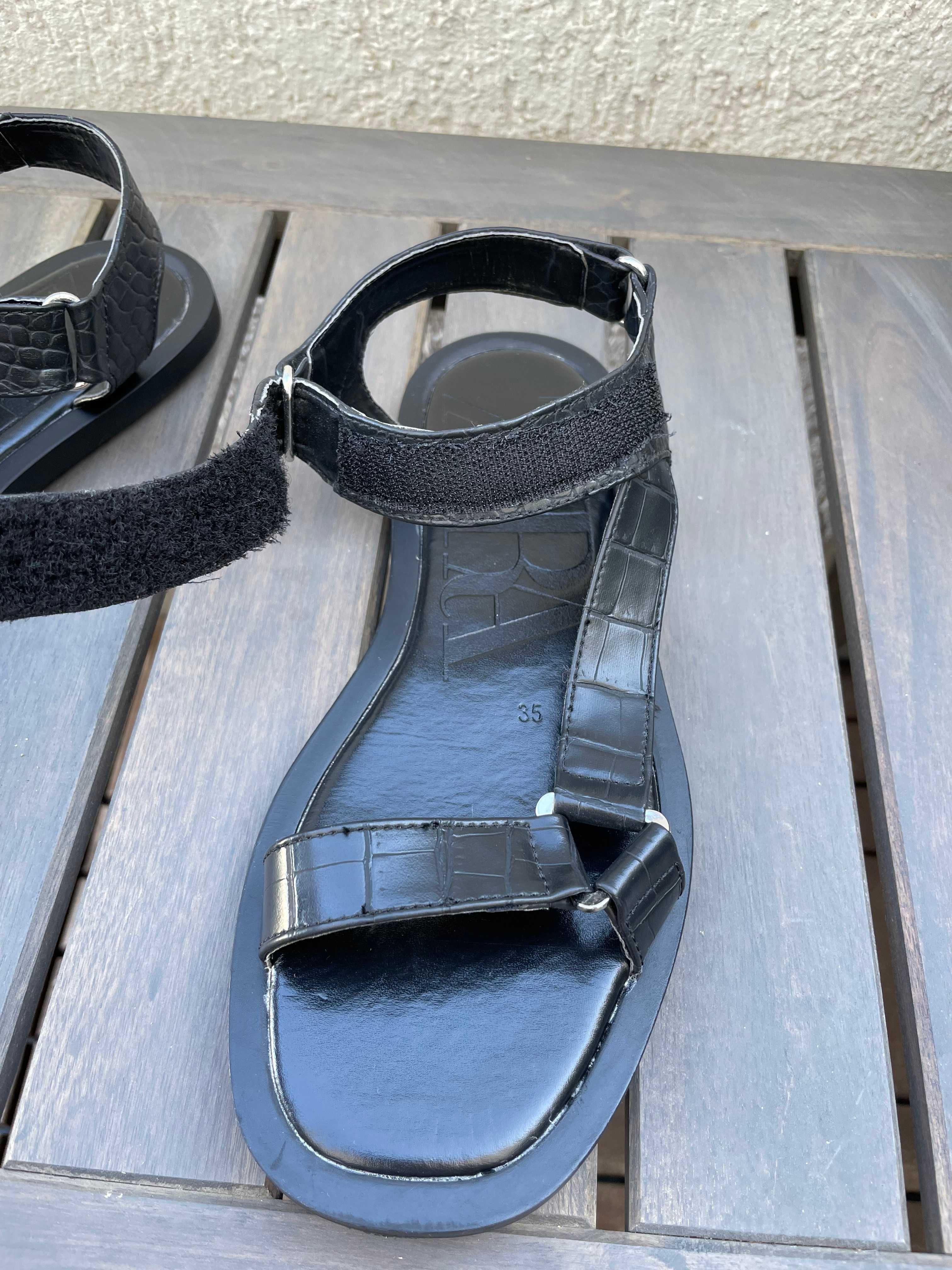 Sandale cu velcro - Zara, 35