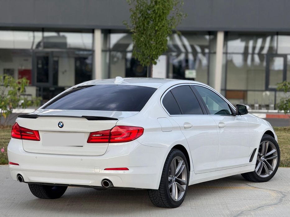 BMW  520 d. G30 2017