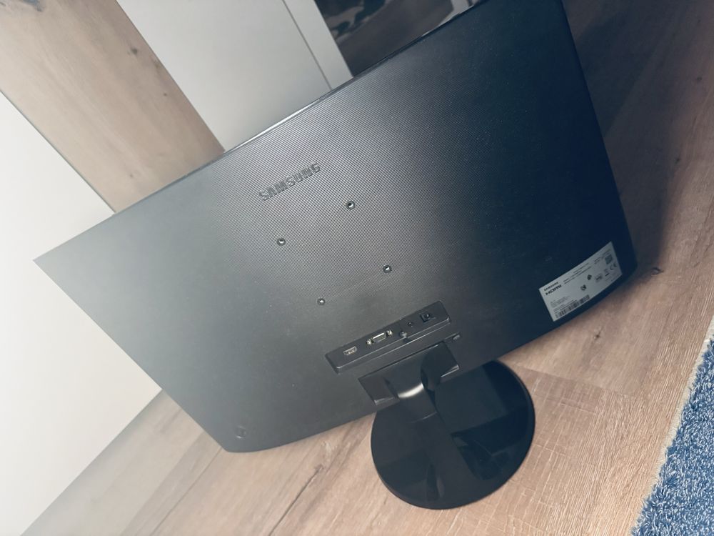Монитор samsung c24f390FHU