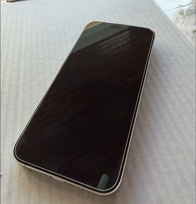 Vând iphone 15 pro max