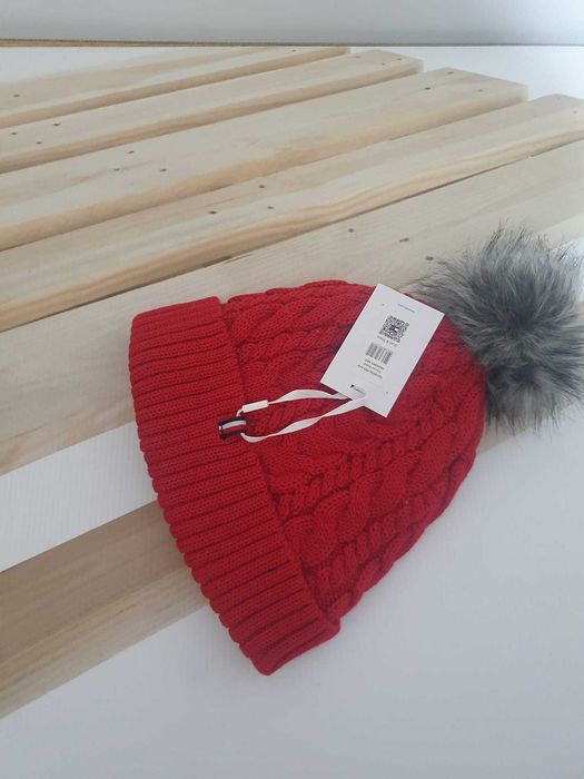 Vand caciula dama Tommy Hilfiger originala noua