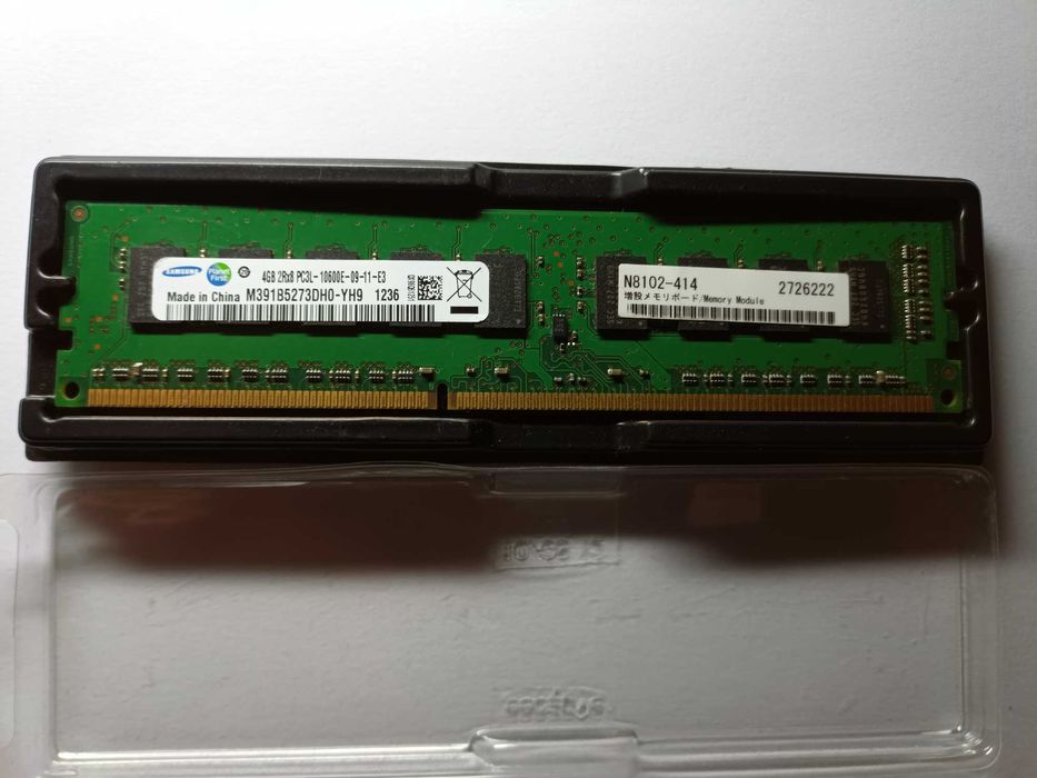2 x Samsung 4GB 2RX8 PC3L - 10600E-09-11-E3