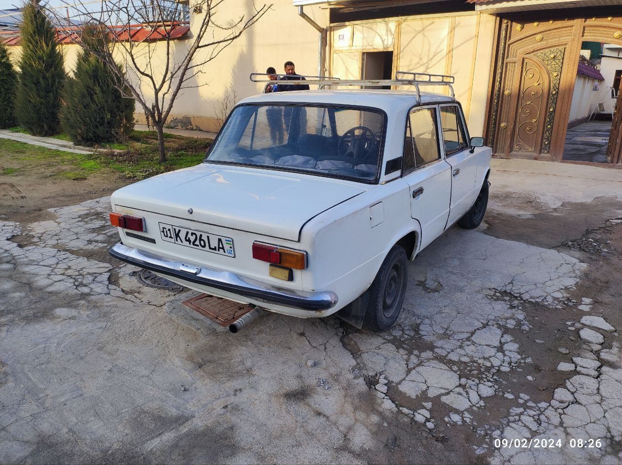 Vaz 21011 sotiladi