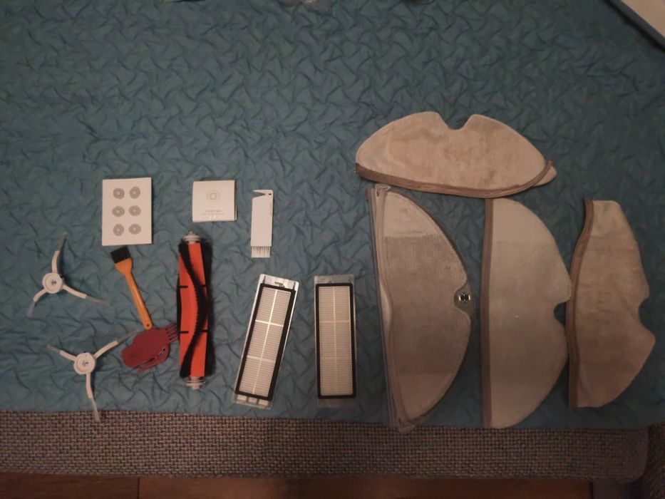 Vând robot de aspirare și Xiaomi Roborock 2