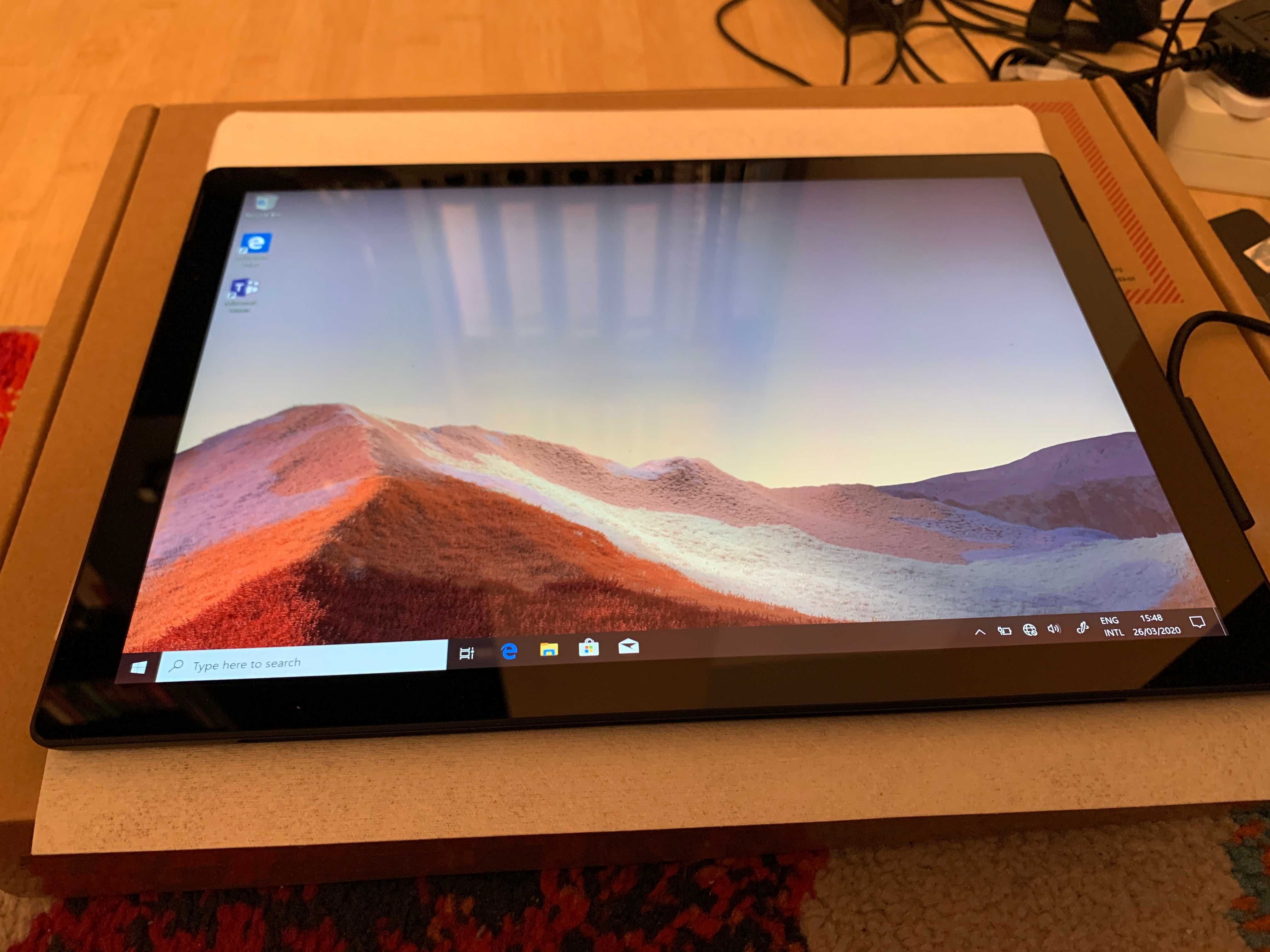 Tableta MS Surface Pro 7 -touch 12.3" CPU i7 16 GB RAM 256 GB SSD noua