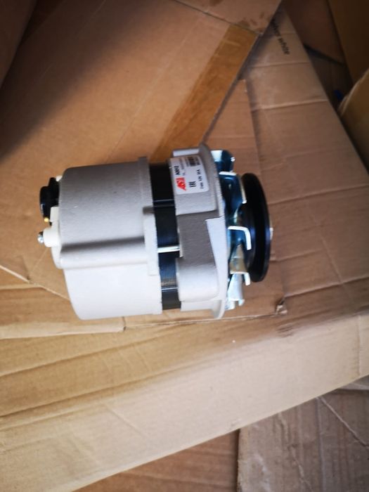 Alternator tractor foat toată gama 12 v 24 v se poate trimite prin cur