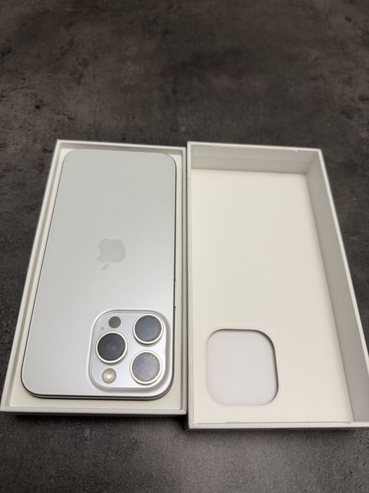 Iphone 15 pro max (16,17,)