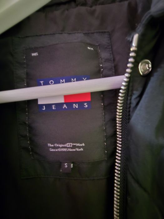 Зимно, оригинално яке Tommy Hilfiger!