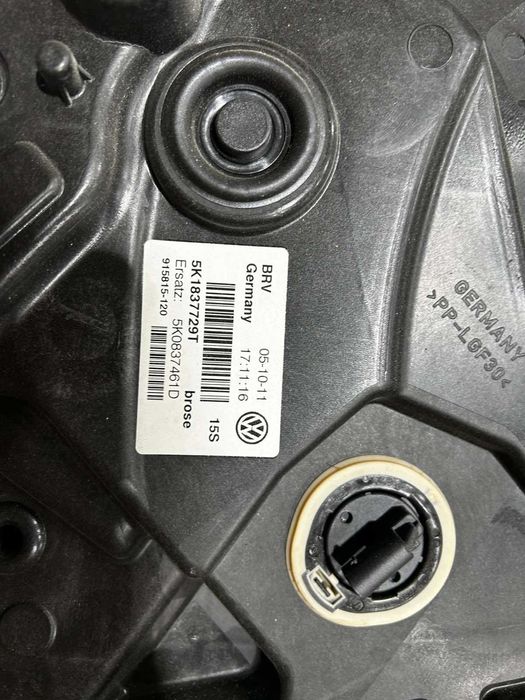 Стъклоповдигач за предна лява врата на Голф 6