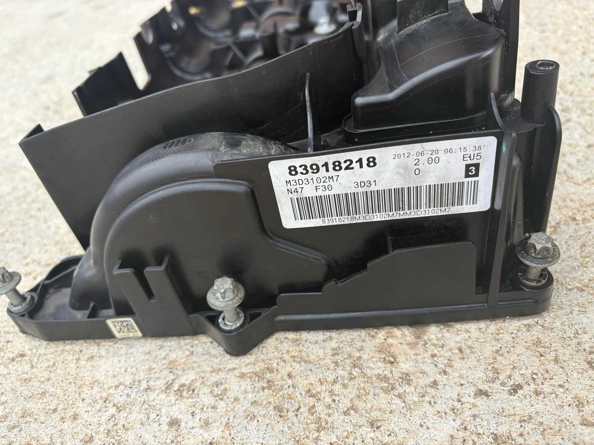 Капак клапани BMW f30 /f31 N47