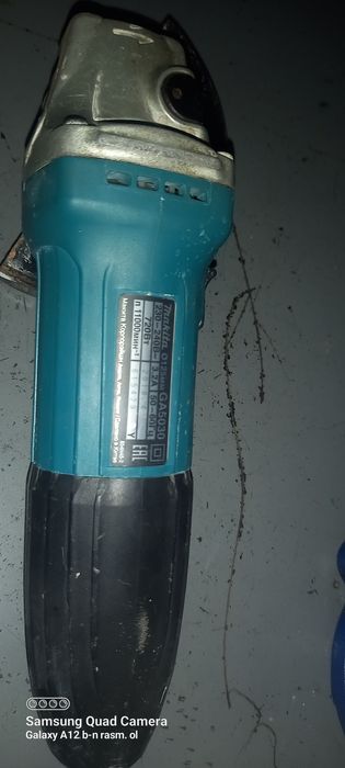 Makita GA5030 — это угловая шлифмашина мощностью 720 Вт с максимальной