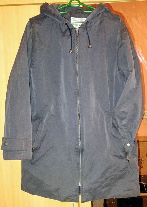 НОВО дамско преходно яке EDDIE BAUER, S/M. 48 лв.