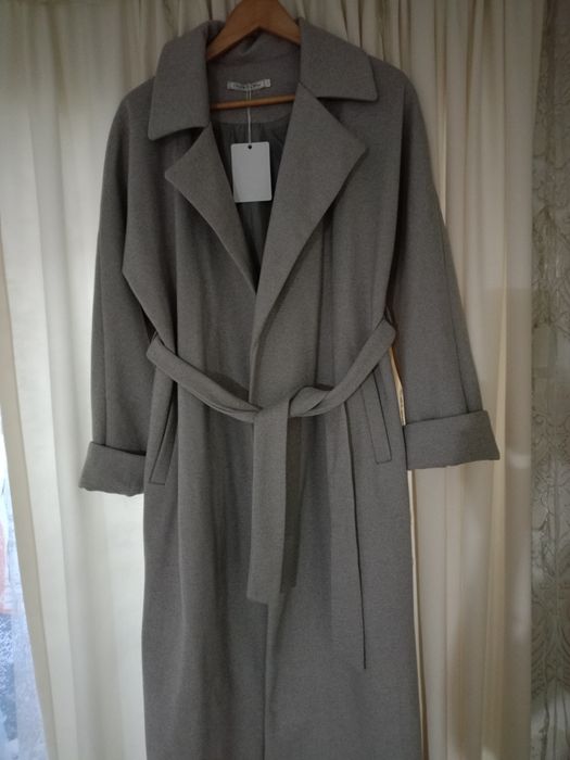 Осеннее пальто благородного серого цвета