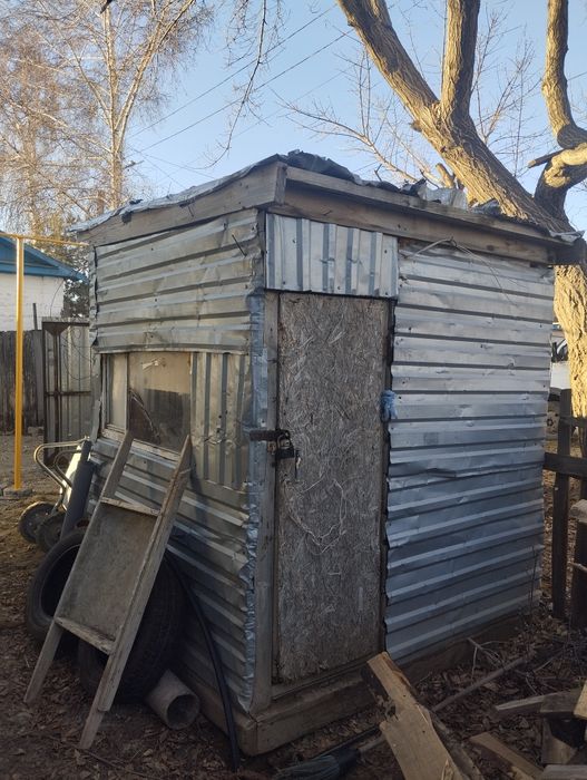 Продали будку сторожку